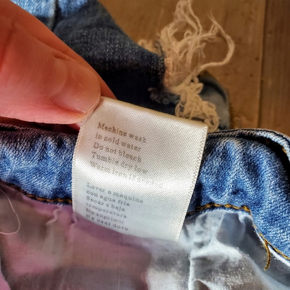 KanCan Distressed Stretchy Blue Women's Cuffed Jean Shorts Size W7/27 - Picture 8 of 16